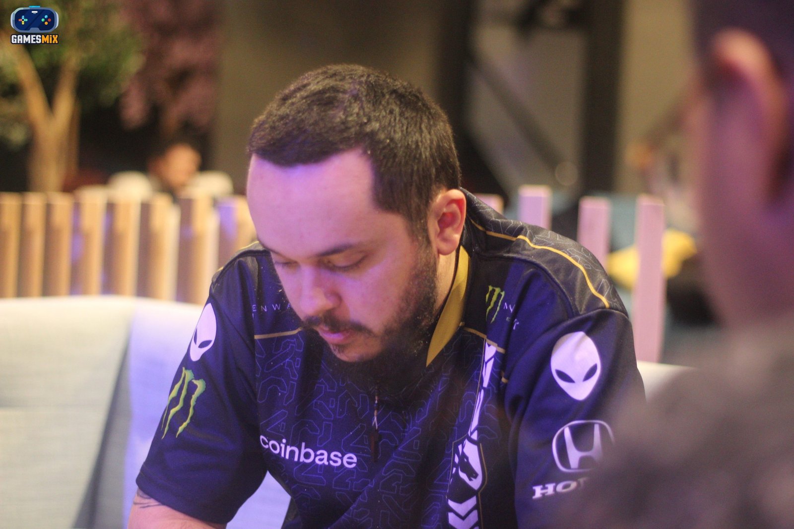 مقابلة حصرية مع Team Liquid بعد هزيمتهم في نصف نهائي R6S في موسم ...