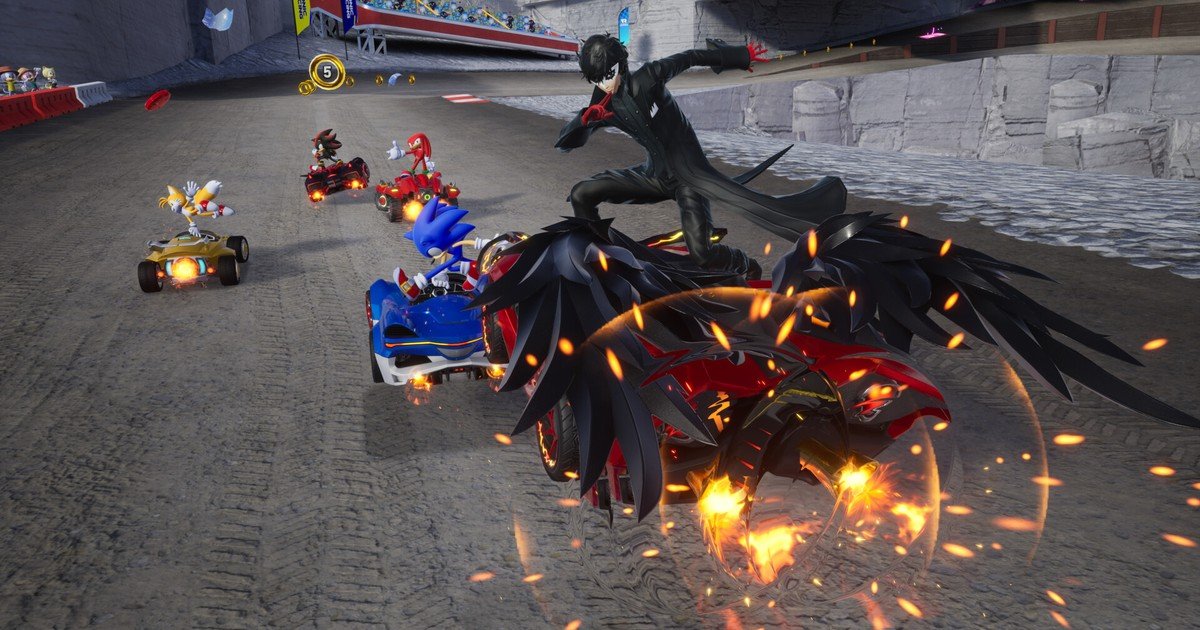 جوكر من Persona 5 يتسابق بدراجة مجنحة بجانب سونيك في Sonic Racing: CrossWorlds