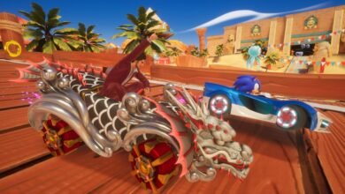 سونيك وإيتشيبان كاسوغا يتسابقان بسيارتين على مسار خشبي في Sonic Racing: CrossWorlds
