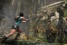 لارا تستخدم حبلًا أمام آلية حجرية في Tomb Raider Legacy of Atlantis