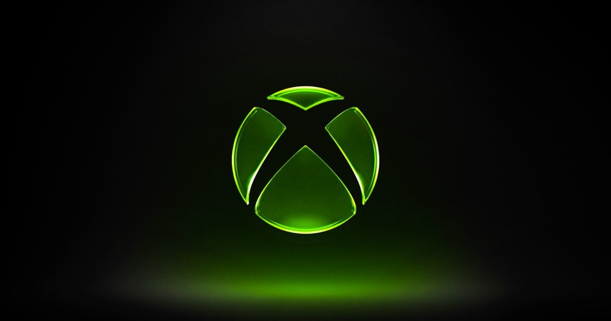 شعار Xbox الأخضر المضيء على خلفية داكنة