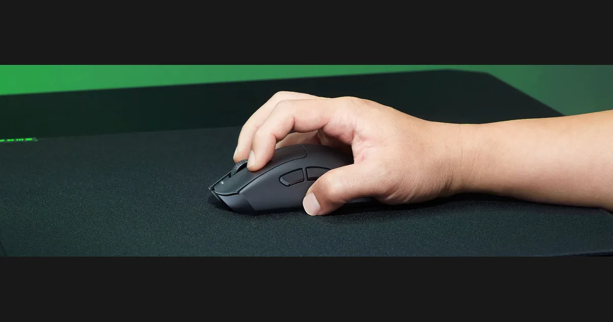 أفضل ماوس جيمنج: Razer DeathAdder V3 HyperSpeed في اليد