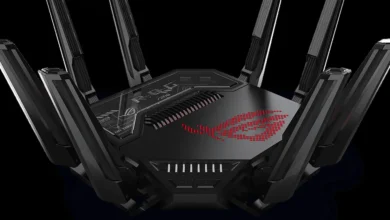 راوتر ألعاب ASUS ROG Rapture GT-BE98 بهوائيات ثمانية على خلفية داكنة